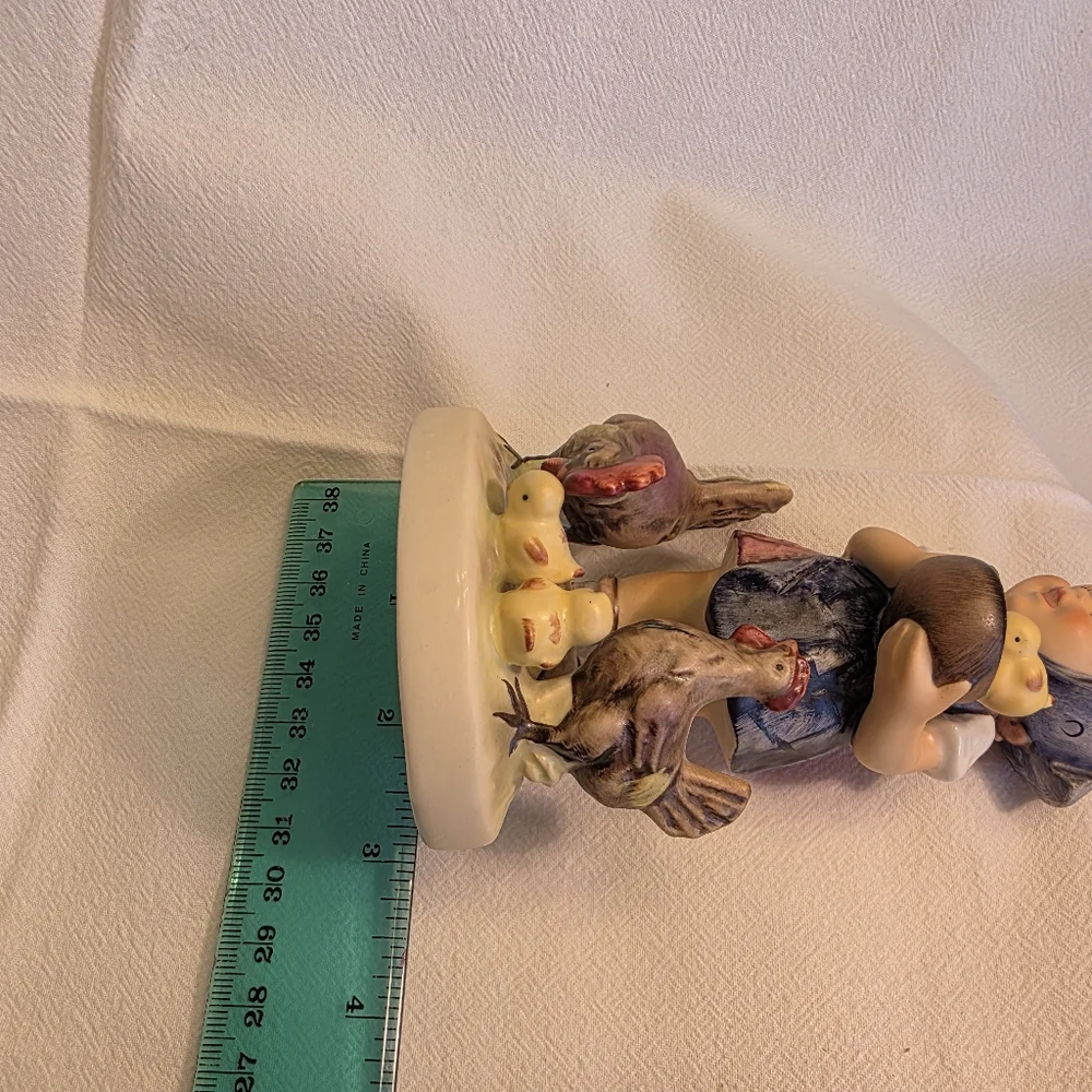 Vintage Goebel Hummel Feeding Time Figurine Girl Chickens TMK 6 1986 Retired